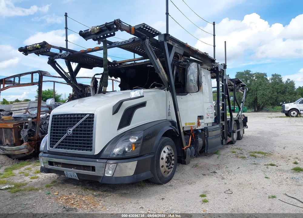 2013 VOLVO VN VNL VIN: 4V5NC9EJ2DN145326