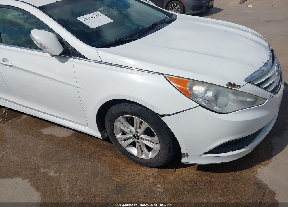 2014 HYUNDAI SONATA VIN: 5NPEB4AC9EH892470