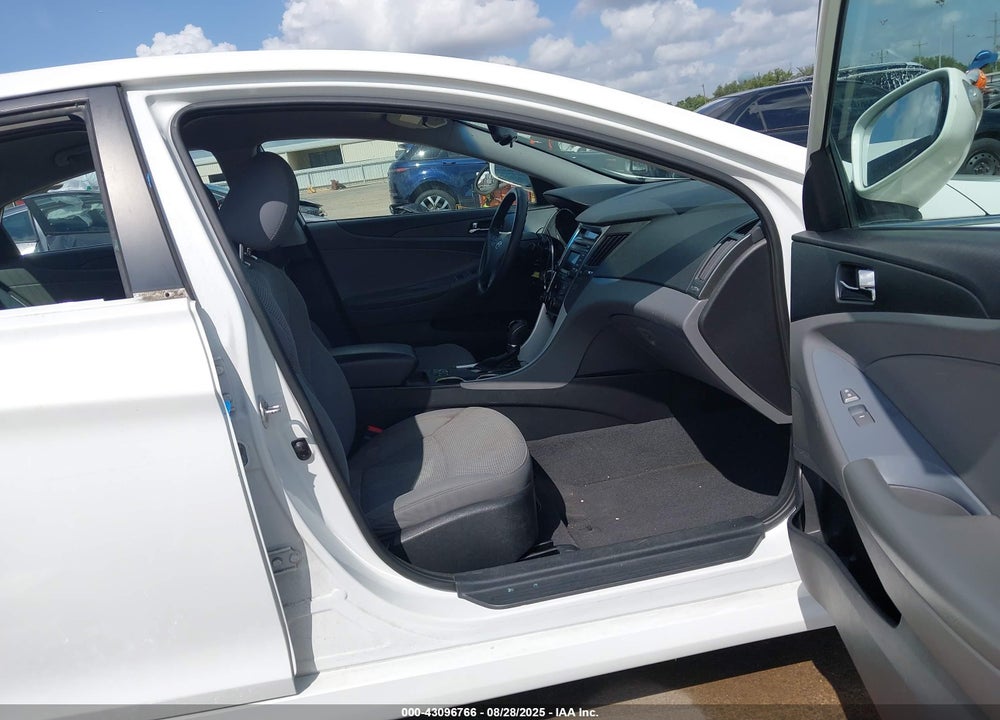 2014 HYUNDAI SONATA VIN: 5NPEB4AC9EH892470