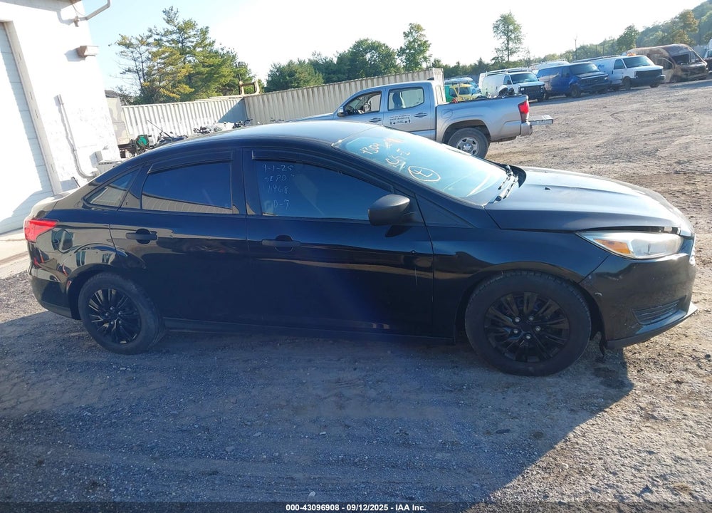 2017 FORD FOCUS VIN: 1FADP3E20HL334599