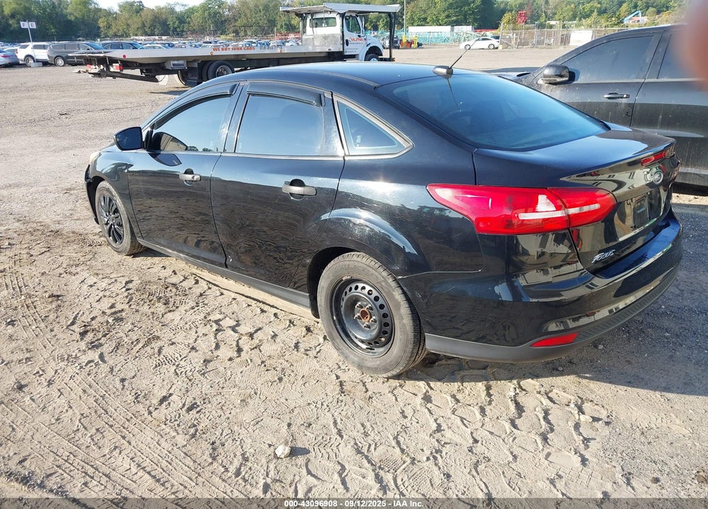 2017 FORD FOCUS VIN: 1FADP3E20HL334599