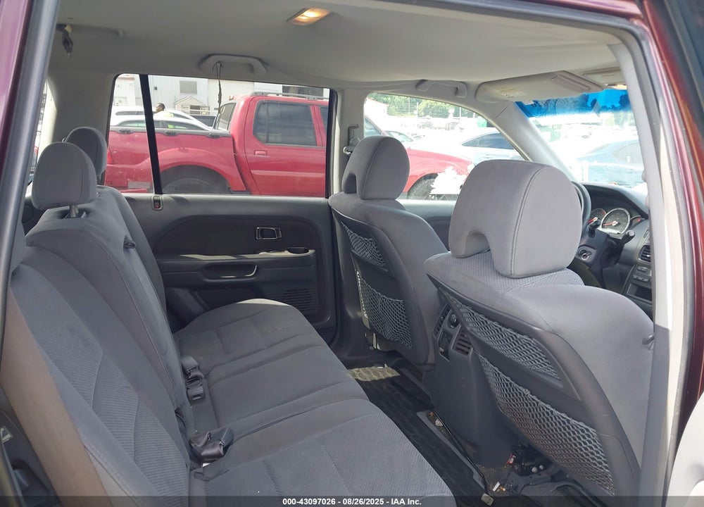2007 HONDA PILOT VIN: 2HKYF18457H527169