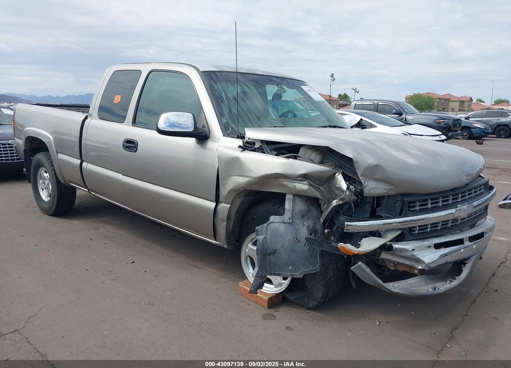 2002 CHEVROLET SILVERADO 1500 LS VIN: 2GCEK19T521225539