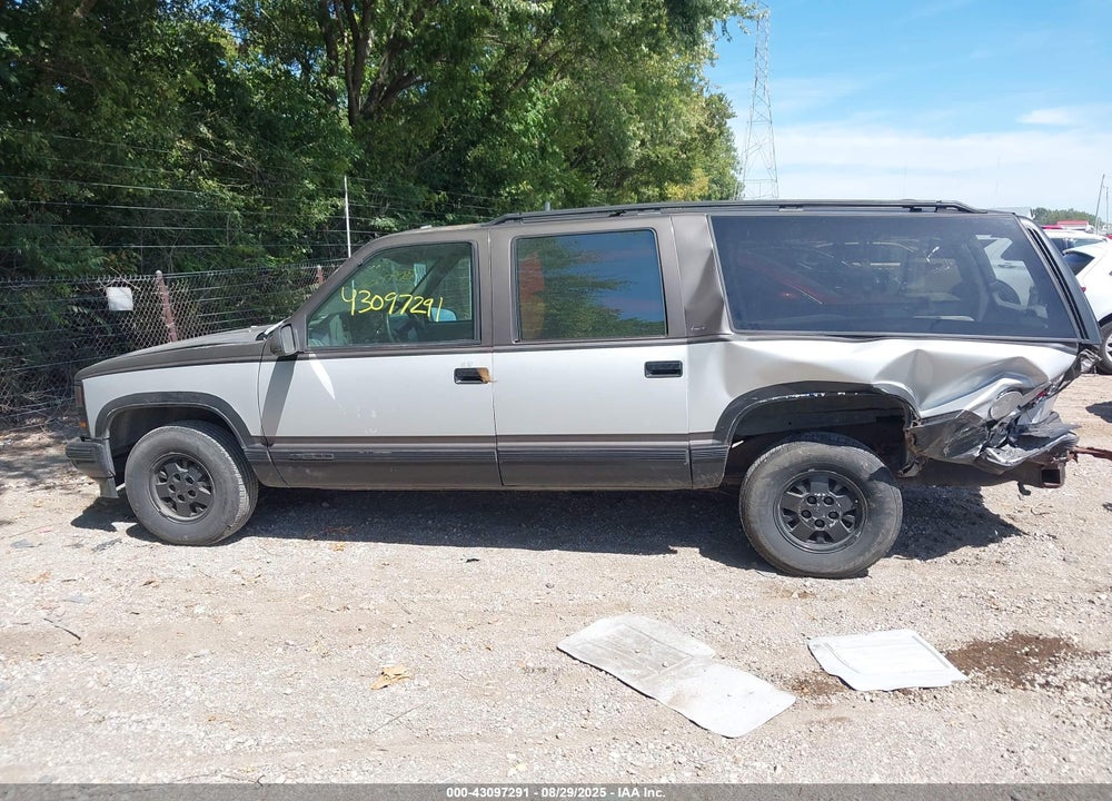 1993 CHEVROLET SUBURBAN C1500 VIN: 1GNEC16K6PJ375804