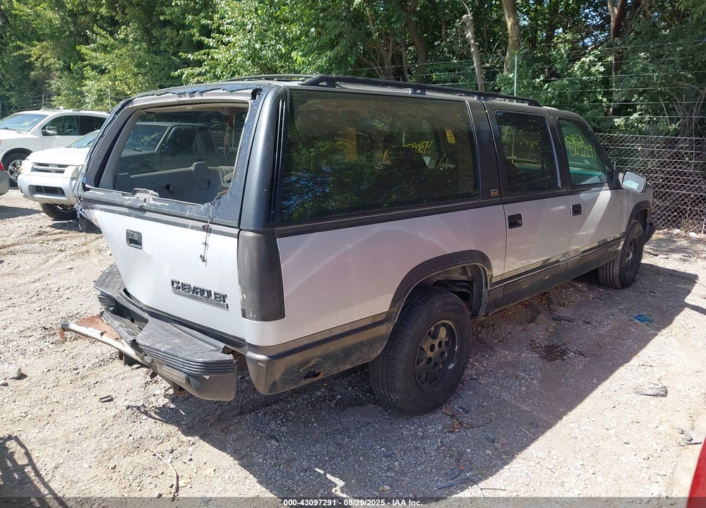 1993 CHEVROLET SUBURBAN C1500 VIN: 1GNEC16K6PJ375804