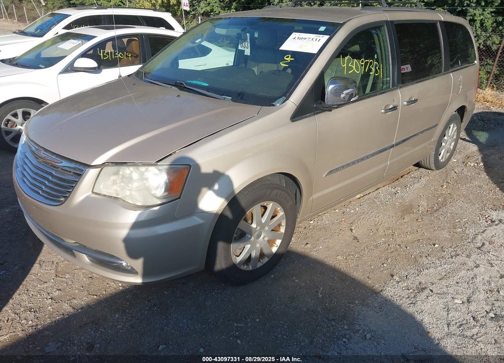 2012 CHRYSLER TOWN & COUNTRY VIN: 2C4RC1CG1CR267400