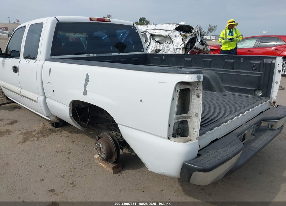 2003 CHEVROLET SILVERADO 1500 LS VIN: 2GCEC19V431105943
