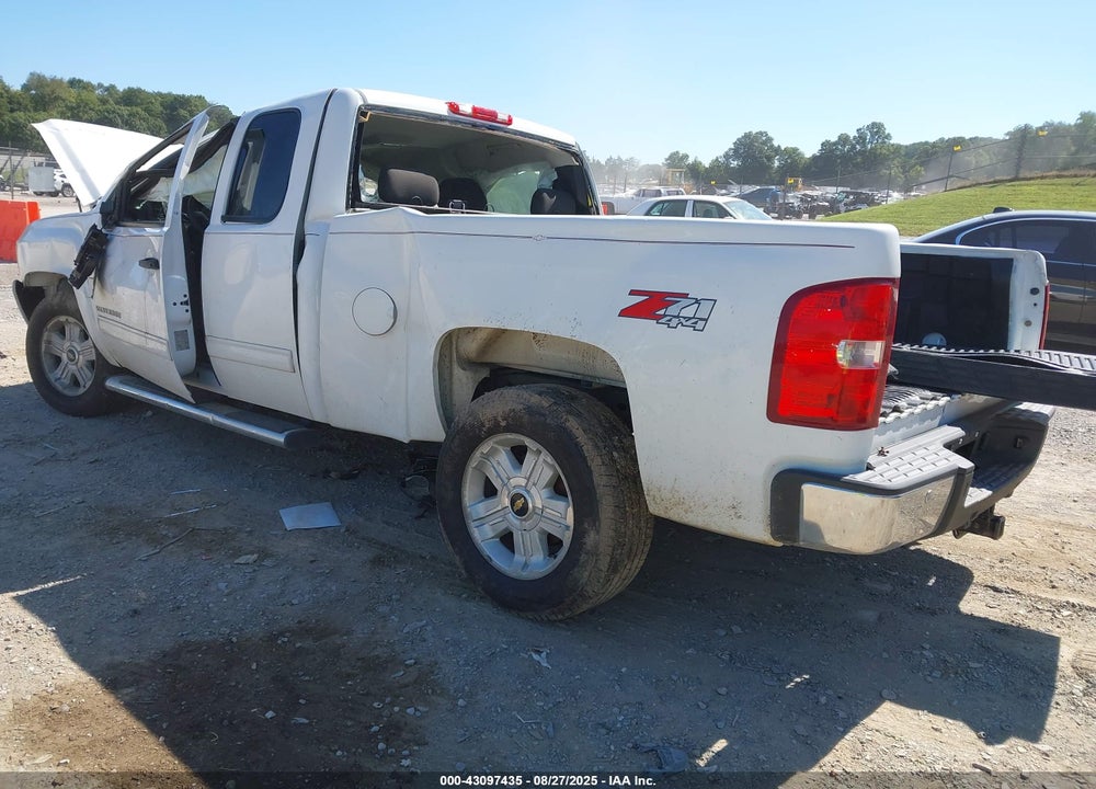 2011 CHEVROLET SILVERADO 1500 LT VIN: 1GCRKSE35BZ307274