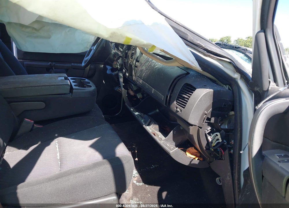 2011 CHEVROLET SILVERADO 1500 LT VIN: 1GCRKSE35BZ307274