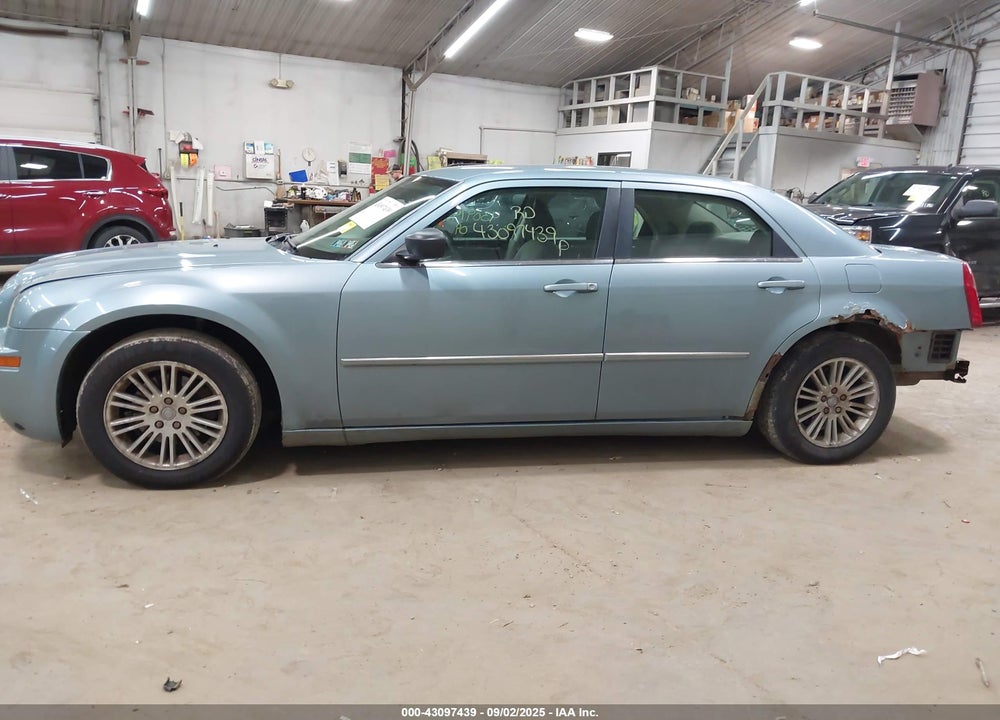2009 CHRYSLER 300 VIN: 2C3LA43D89H570387