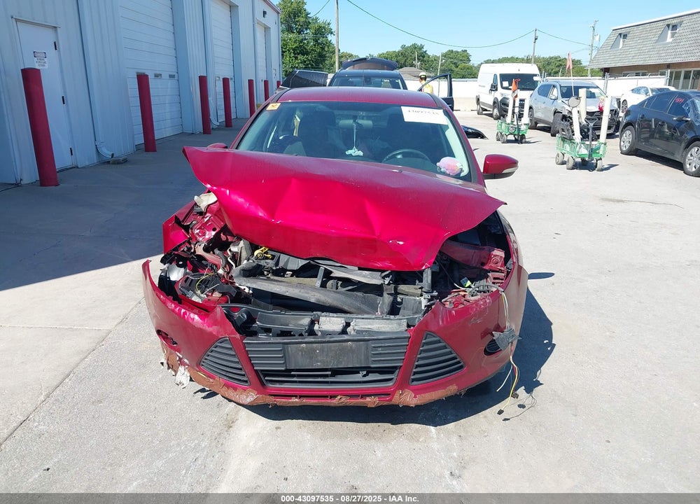 2014 FORD FOCUS VIN: 1FADP3K2XEL105783