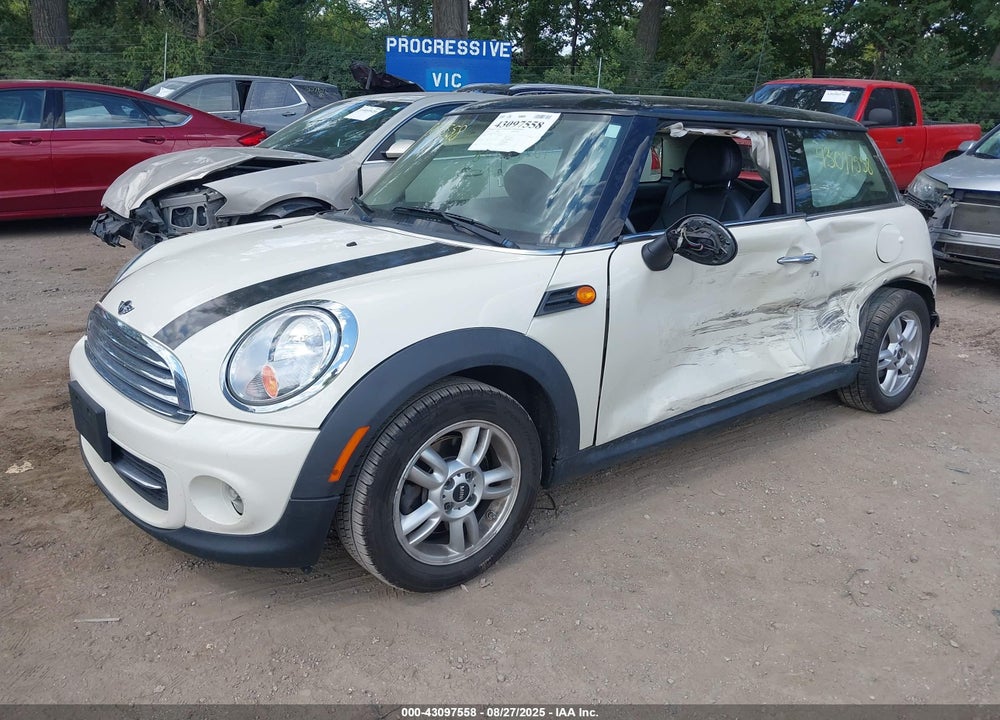 2012 MINI COOPER VIN: WMWSU3C54CT368767