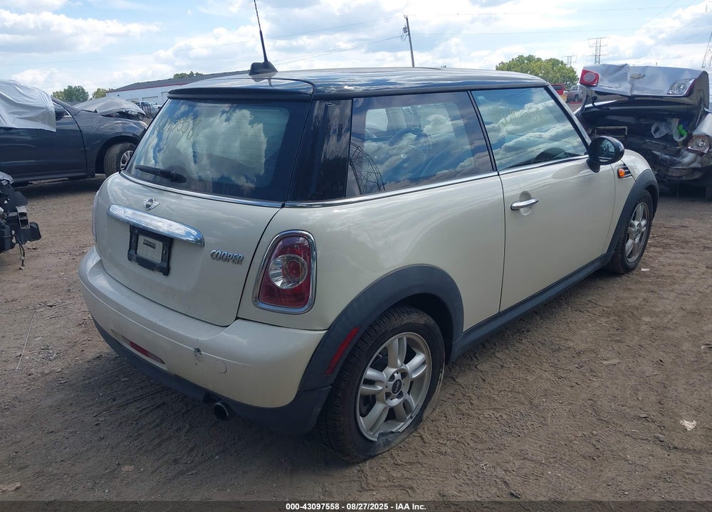 2012 MINI COOPER VIN: WMWSU3C54CT368767