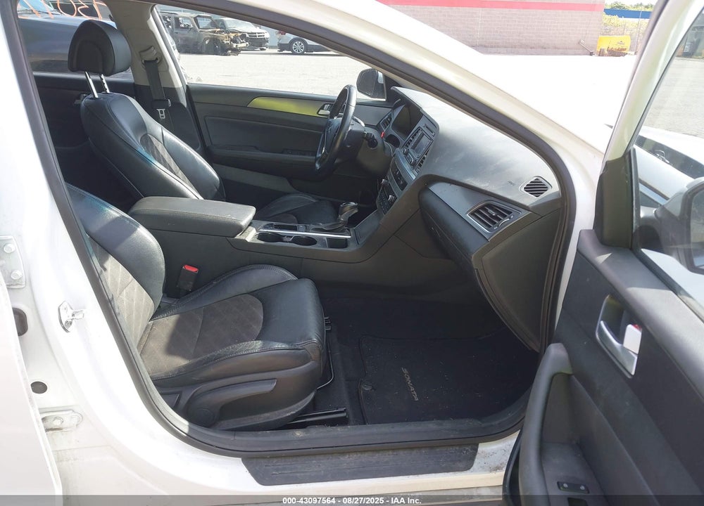 2015 HYUNDAI SONATA VIN: 5NPE34AF3FH256488