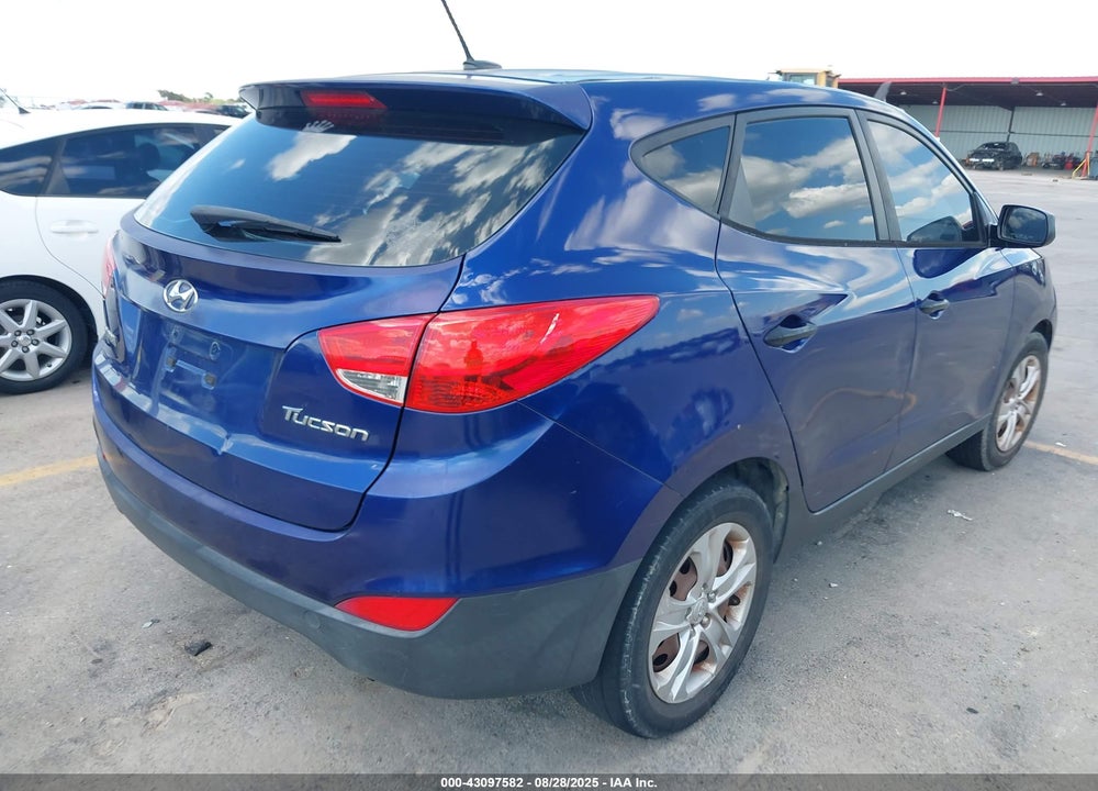 2011 HYUNDAI TUCSON GL VIN: KM8JT3AB4BU192723