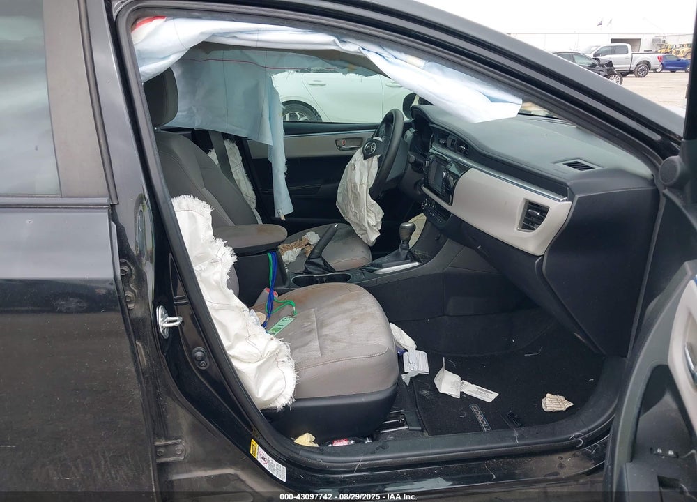 2015 TOYOTA COROLLA VIN: 5YFBURHE2FP330707