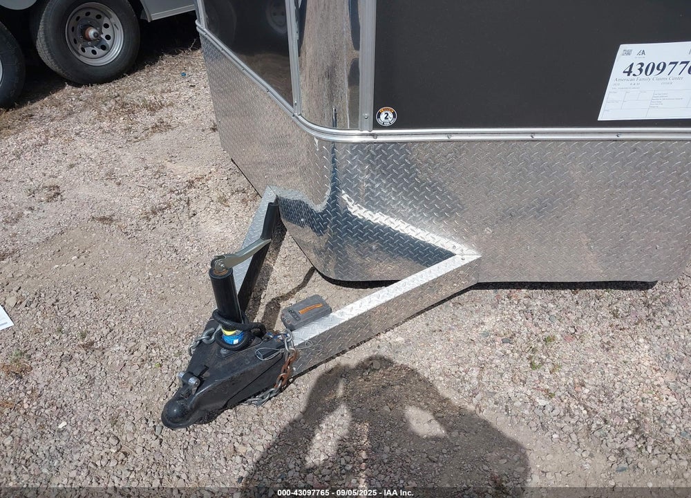 2019 R AND M ENCLOSED TRAILER VIN: 55ZR1EB27L1004103