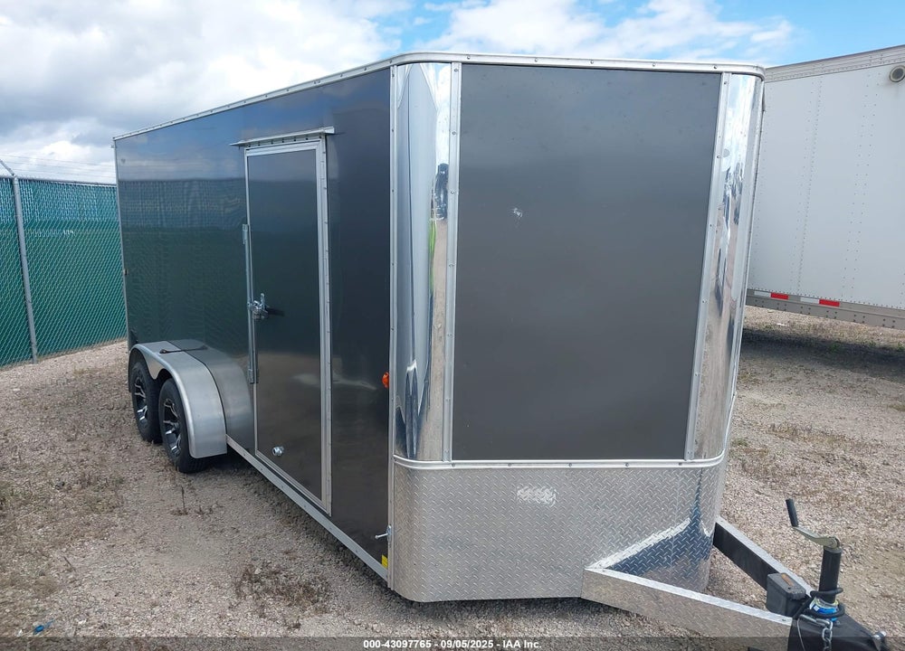2019 R AND M ENCLOSED TRAILER VIN: 55ZR1EB27L1004103