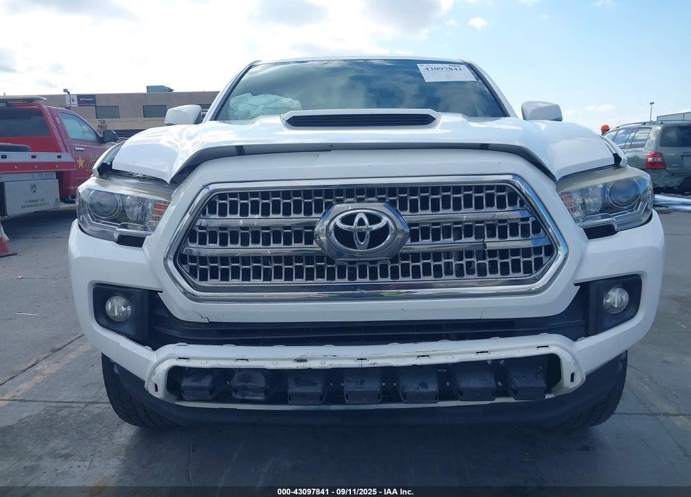 2017 TOYOTA TACOMA DOUBLE CAB/SR5/TRD SPORT VIN: 3TMBZ5DN4HM005941