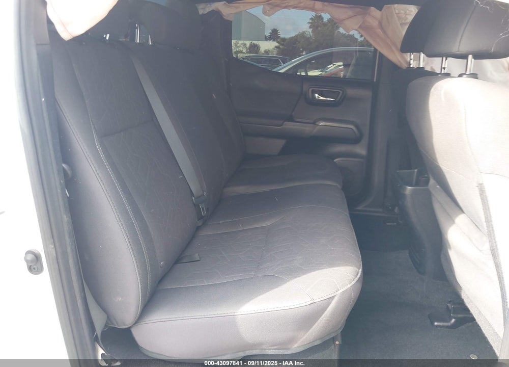 2017 TOYOTA TACOMA DOUBLE CAB/SR5/TRD SPORT VIN: 3TMBZ5DN4HM005941