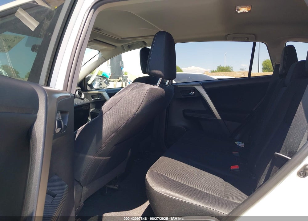 2015 TOYOTA RAV4 XLE VIN: 2T3WFREV5FW171090