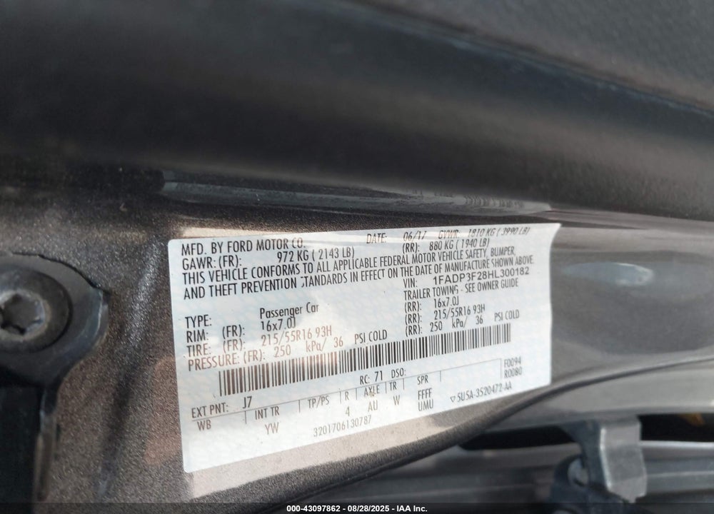 2017 FORD FOCUS SE VIN: 1FADP3F28HL300182