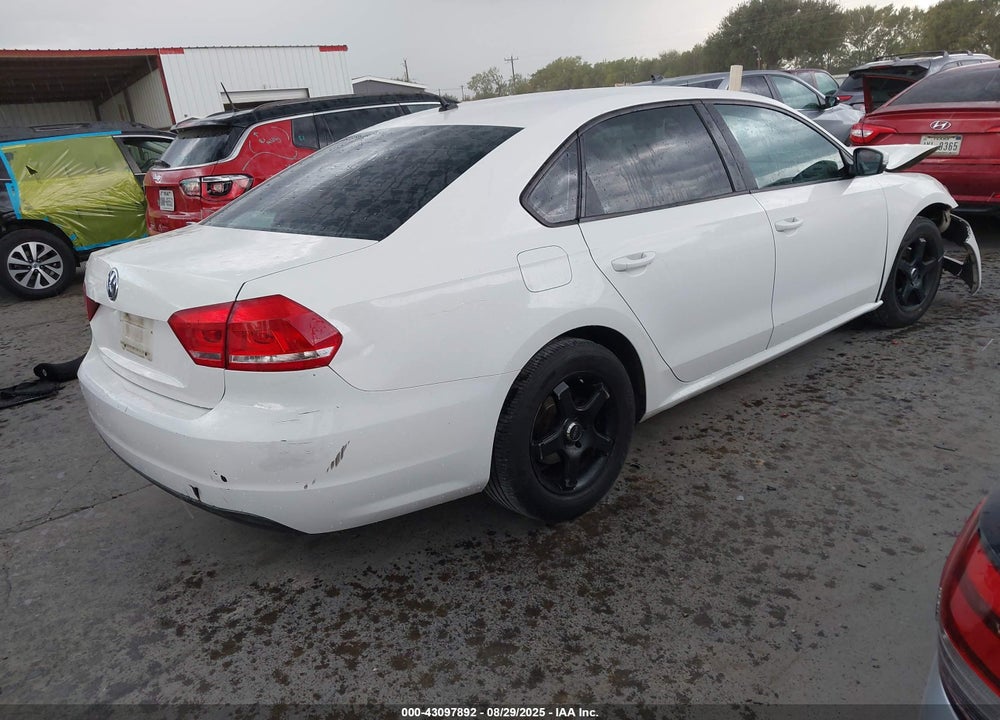 2014 VOLKSWAGEN PASSAT VIN: 1VWAH7A35EC021220