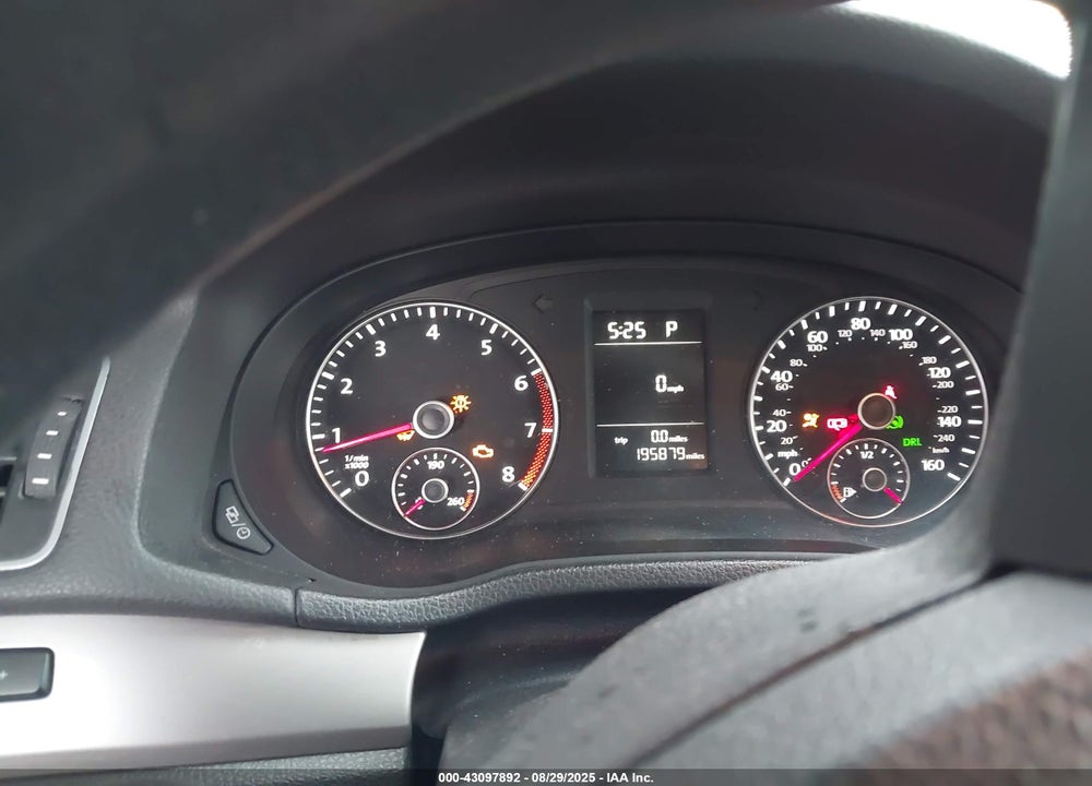 2014 VOLKSWAGEN PASSAT VIN: 1VWAH7A35EC021220