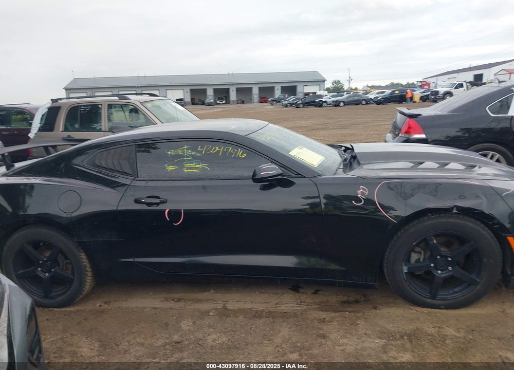 2016 CHEVROLET CAMARO VIN: 1G1FB1RSXG0142583