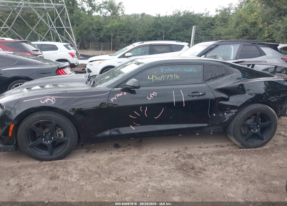 2016 CHEVROLET CAMARO VIN: 1G1FB1RSXG0142583
