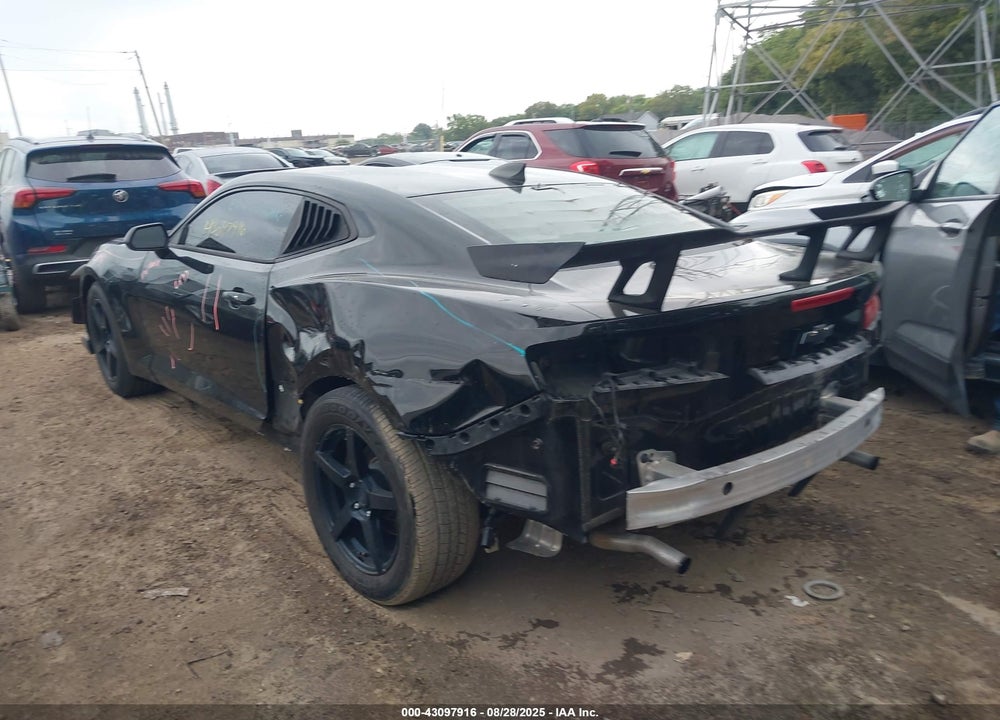2016 CHEVROLET CAMARO VIN: 1G1FB1RSXG0142583