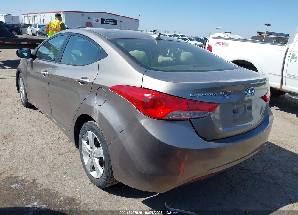 2013 HYUNDAI ELANTRA VIN: 5NPDH4AE0DH283911