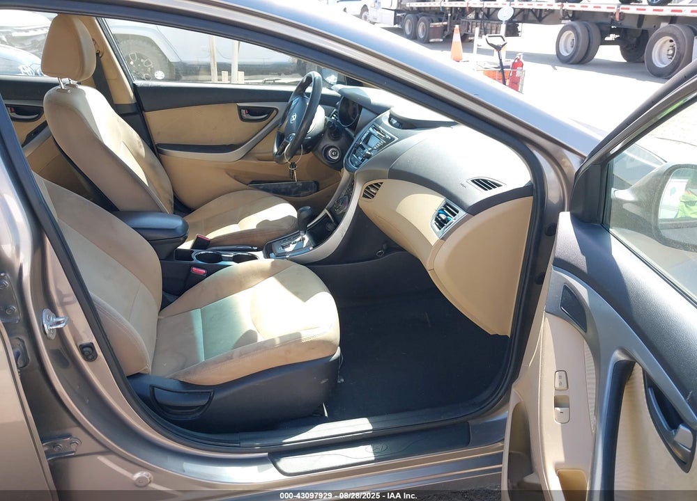 2013 HYUNDAI ELANTRA VIN: 5NPDH4AE0DH283911
