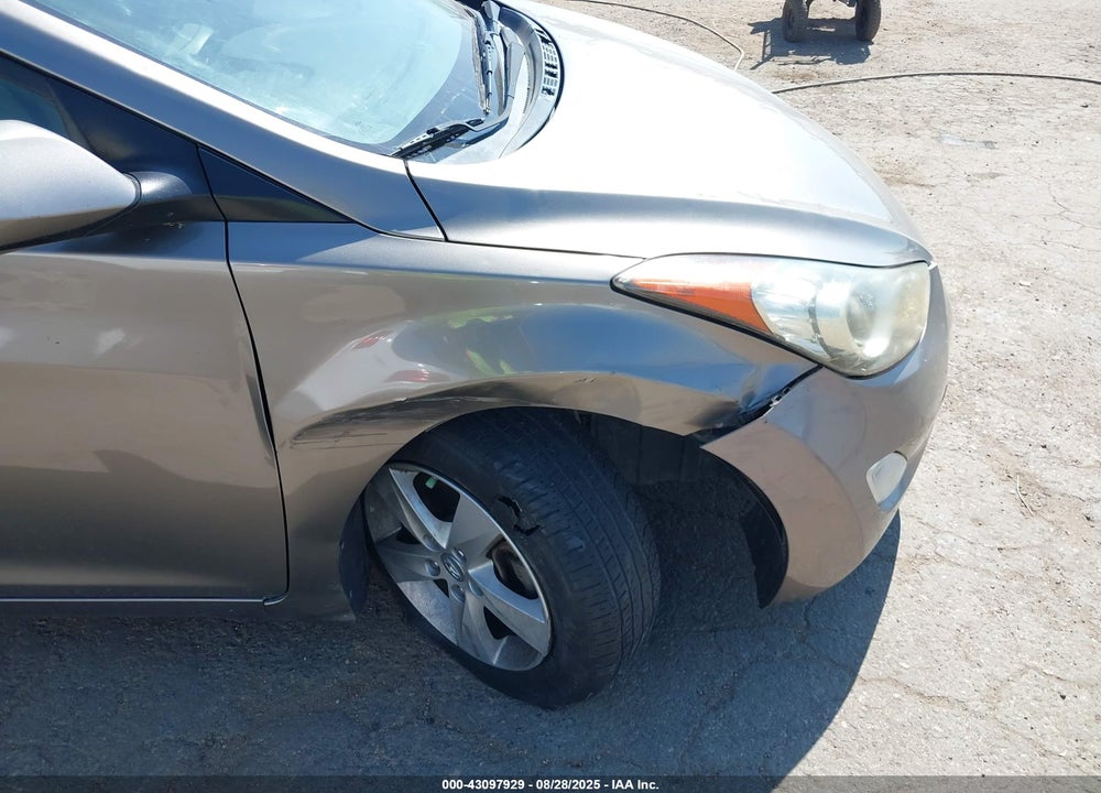 2013 HYUNDAI ELANTRA VIN: 5NPDH4AE0DH283911