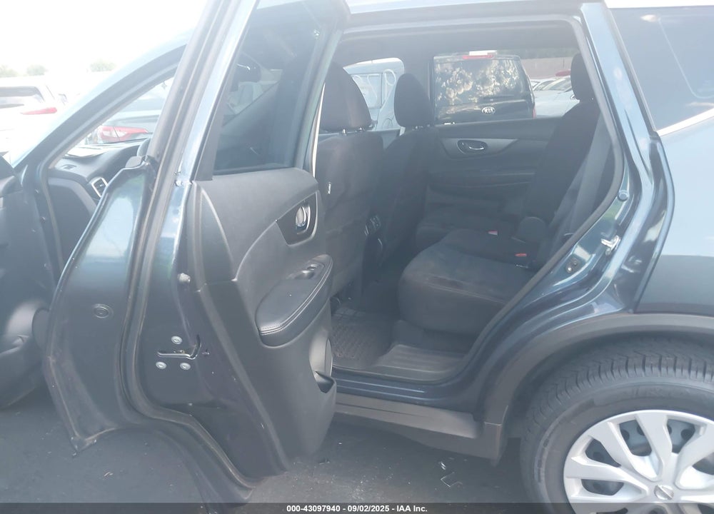 2014 NISSAN ROGUE S VIN: 5N1AT2MT2EC777115