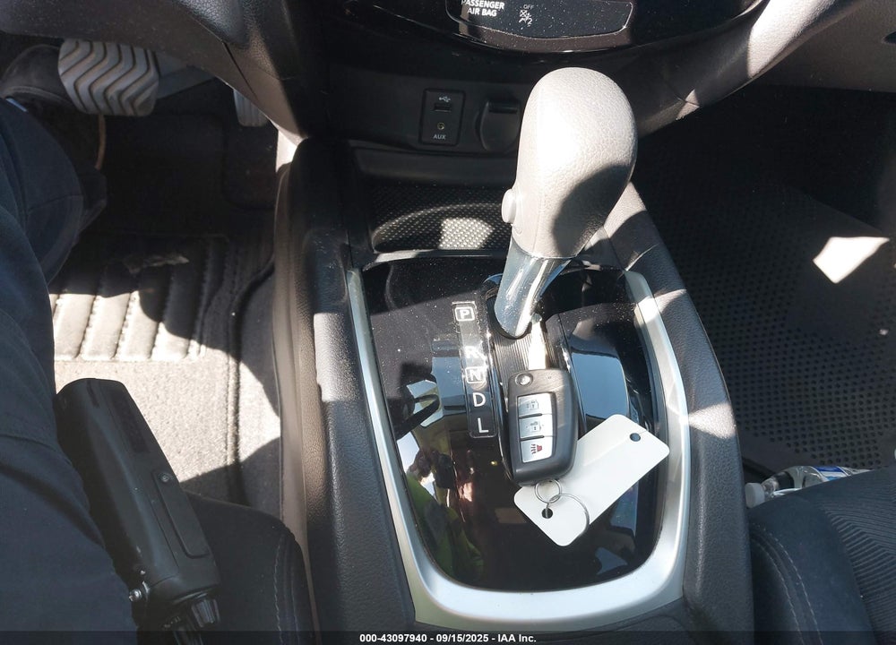 2014 NISSAN ROGUE S VIN: 5N1AT2MT2EC777115