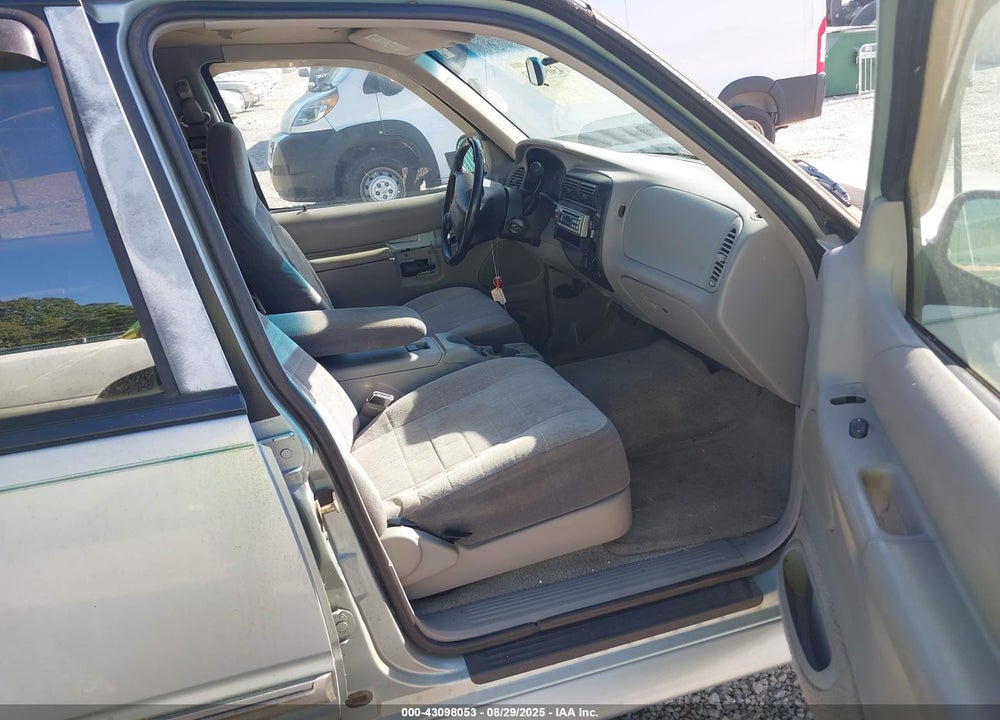 1996 FORD EXPLORER VIN: 1FMDU34X7TZA33037