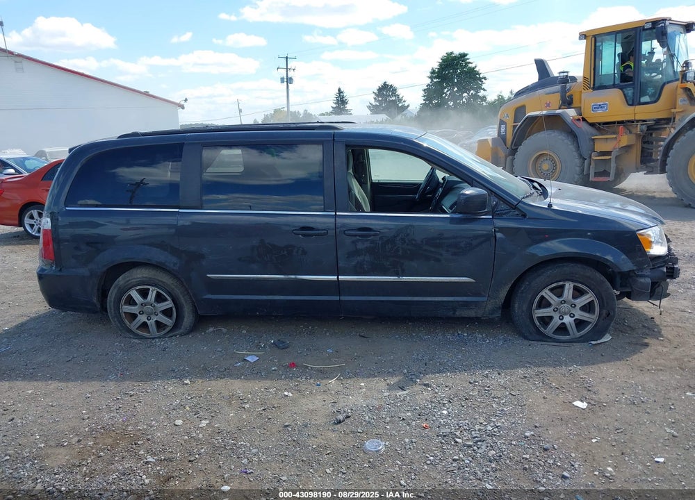 2011 CHRYSLER TOWN & COUNTRY TOURING VIN: 2A4RR5DG2BR664935