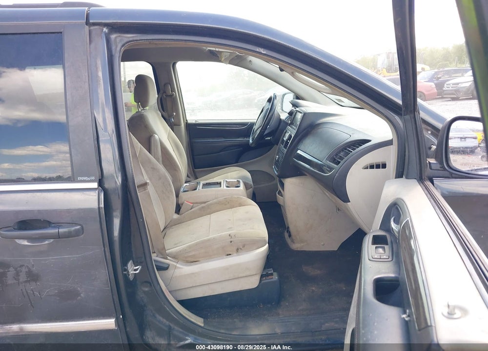 2011 CHRYSLER TOWN & COUNTRY TOURING VIN: 2A4RR5DG2BR664935