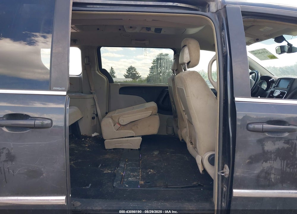 2011 CHRYSLER TOWN & COUNTRY TOURING VIN: 2A4RR5DG2BR664935