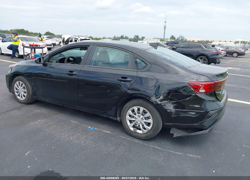 2021 KIA FORTE FE VIN: 3KPF24AD6ME377216