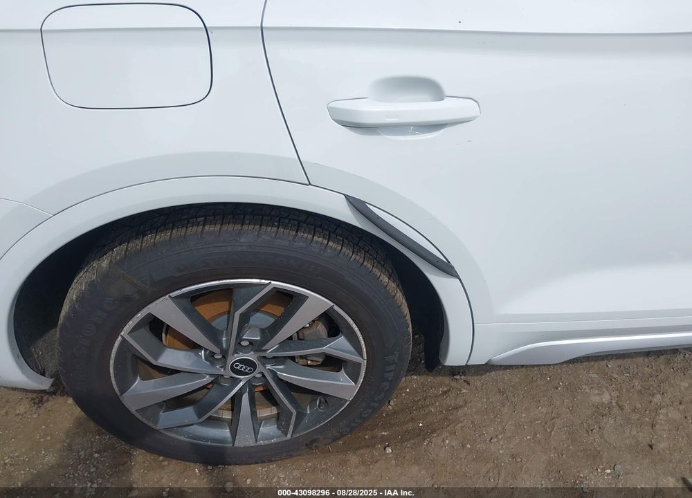 2021 AUDI Q5 VIN: WA1BAAFY0M2127179