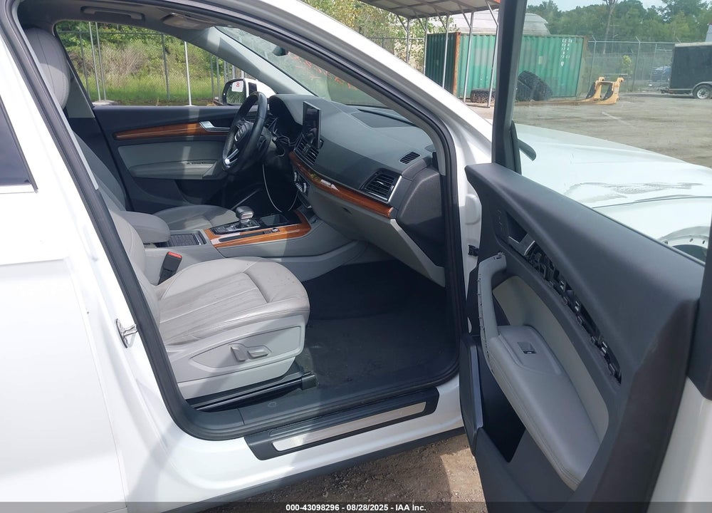 2021 AUDI Q5 VIN: WA1BAAFY0M2127179