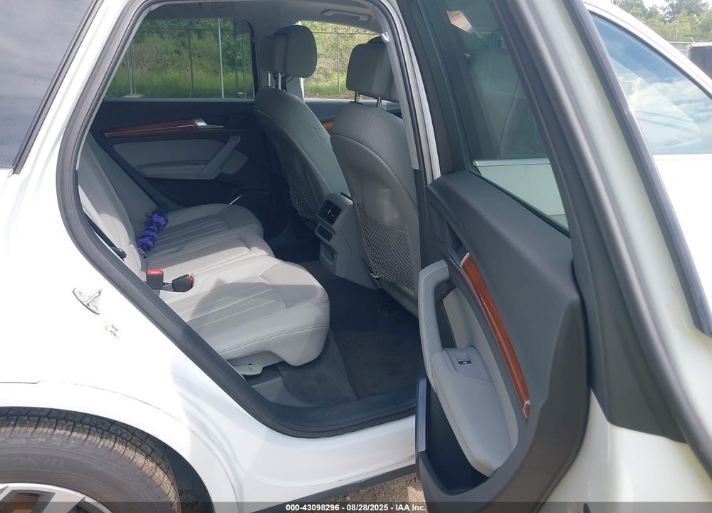 2021 AUDI Q5 VIN: WA1BAAFY0M2127179