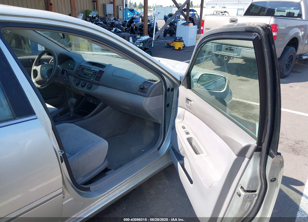 2003 TOYOTA CAMRY LE VIN: JTDBE32K330157908