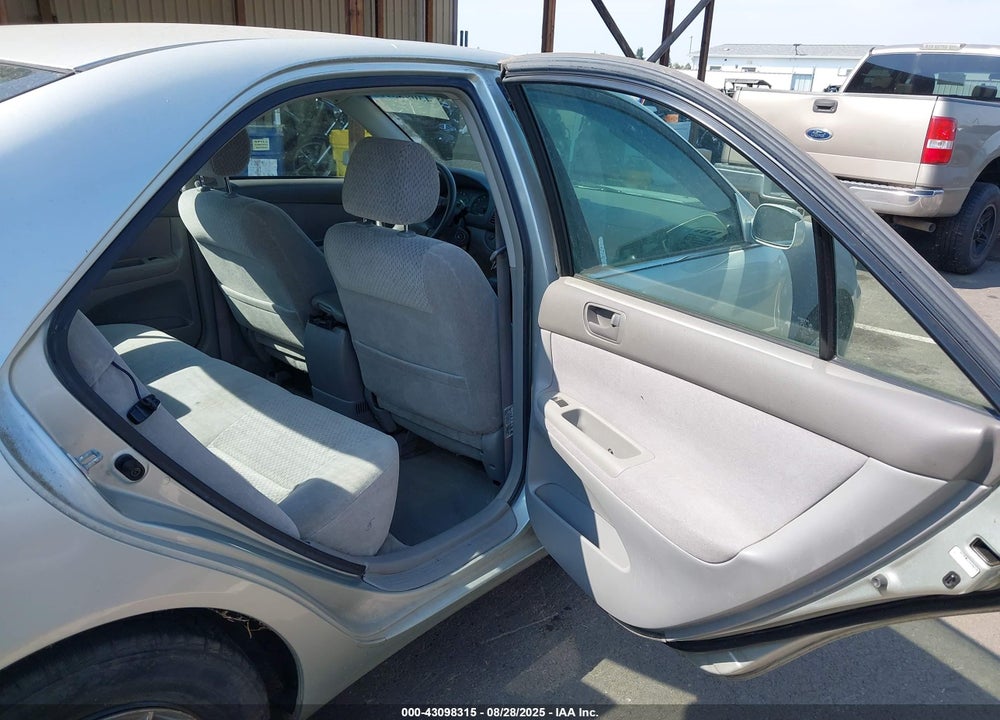 2003 TOYOTA CAMRY LE VIN: JTDBE32K330157908