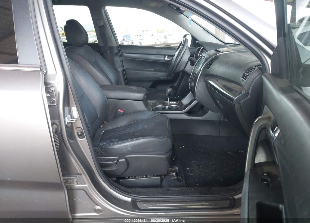 2011 KIA SORENTO VIN: 5XYKW4A24BG159051
