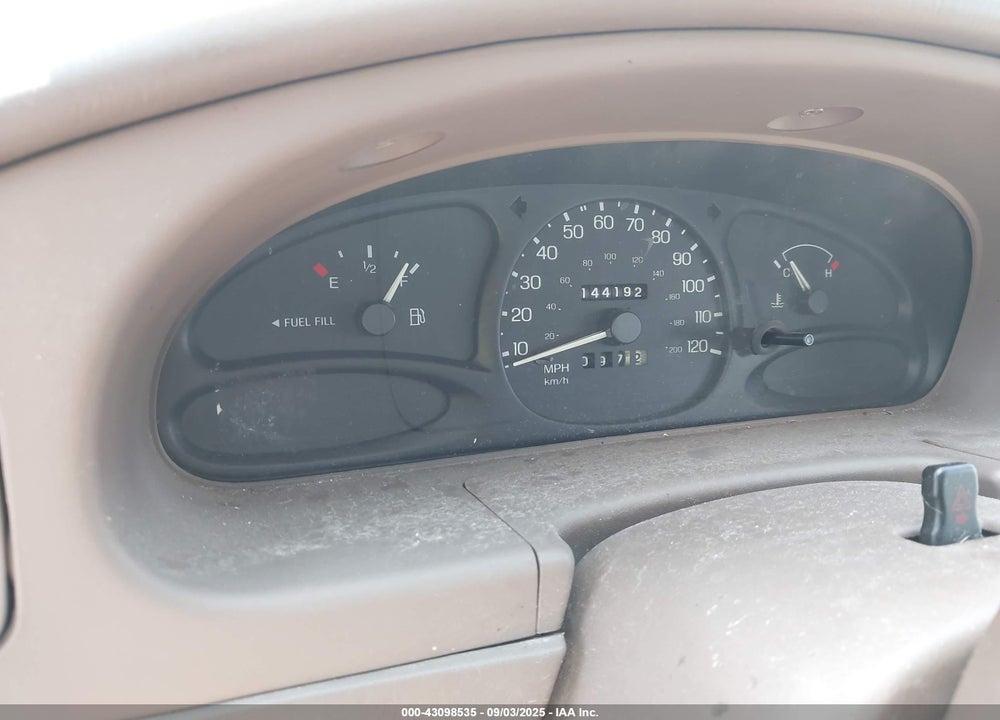 1998 FORD ESCORT SE VIN: 1FAFP13P5WW295127