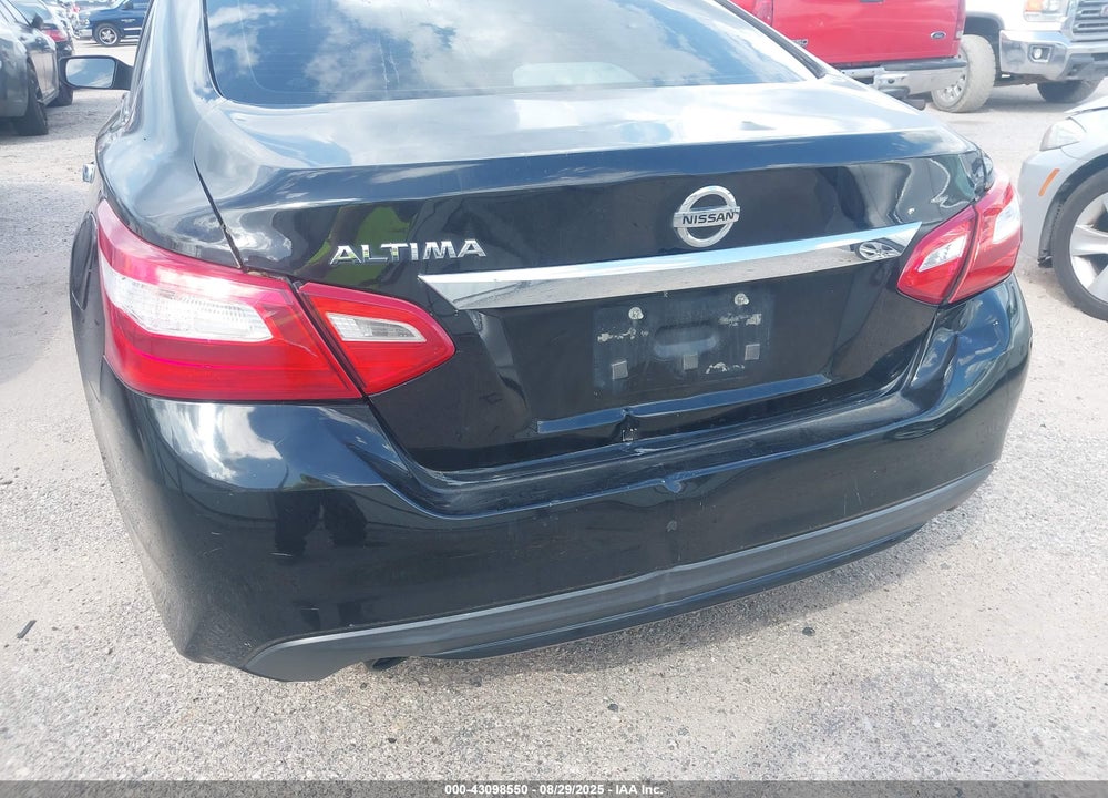 2017 NISSAN ALTIMA VIN: 1N4AL3APXHN339197