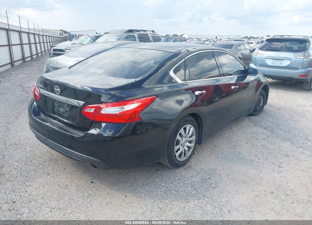 2017 NISSAN ALTIMA VIN: 1N4AL3APXHN339197